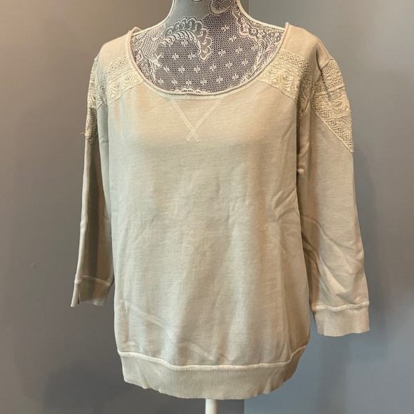 American Eagle Outfitters Tops - NWT American Eagle Crew Neck Sweatshirt